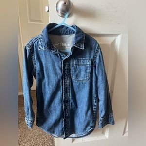 Gap long sleeve woven. Lined inside. Warm.